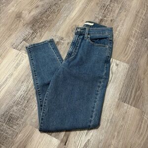 Classic Levi’s Blue Denim Women's Jeans